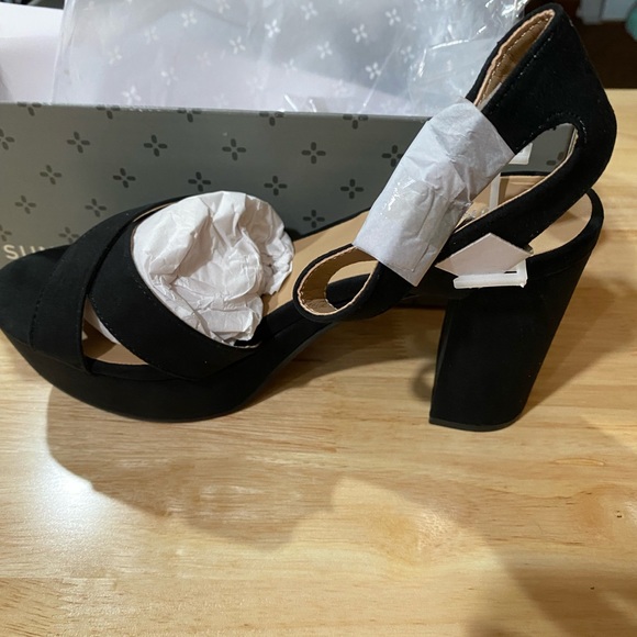 Sun + Stone block heel sandal - Picture 2 of 9